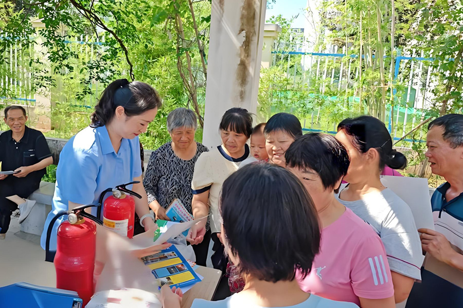 筑牢安全防線！正誠(chéng)智服“安全宣傳咨詢?nèi)铡?   活動(dòng)守護(hù)萬(wàn)家平安